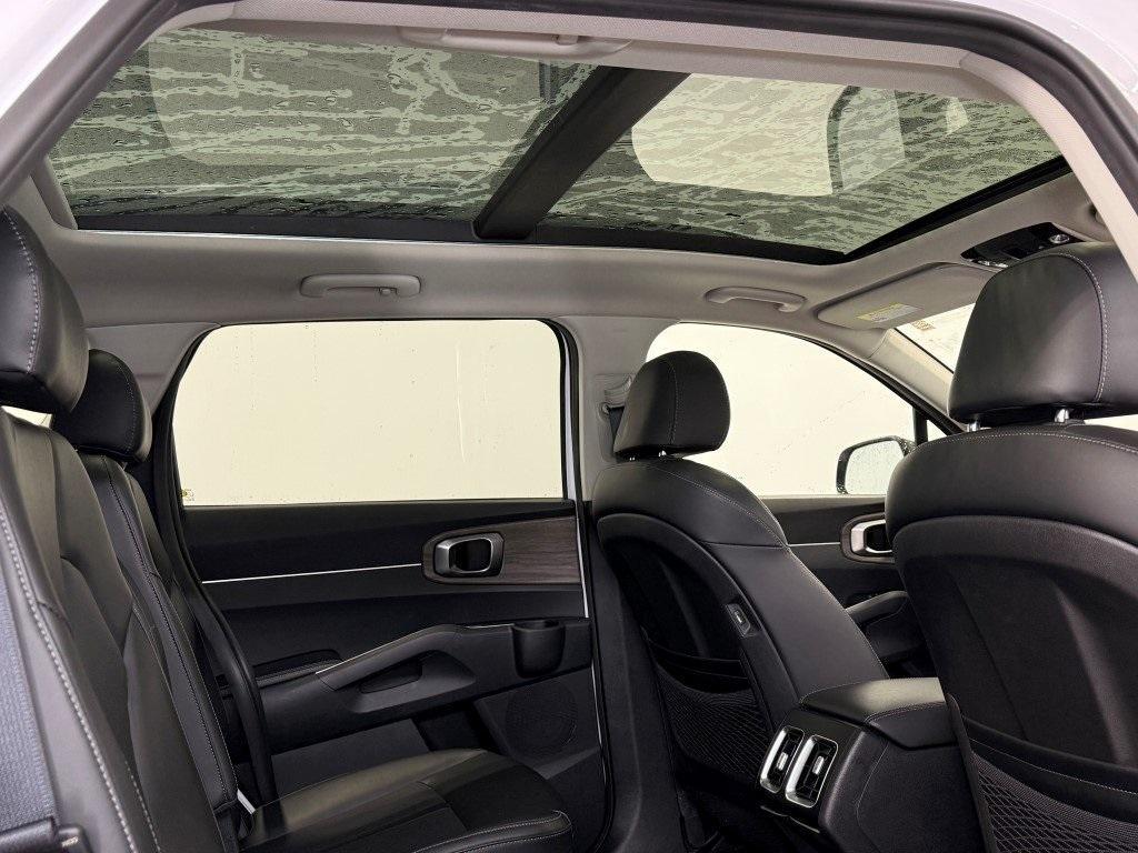 used 2022 Kia Sorento car, priced at $28,900