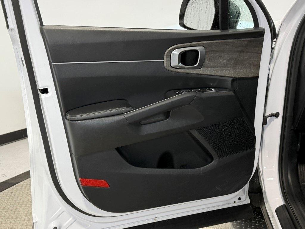 used 2022 Kia Sorento car, priced at $28,900