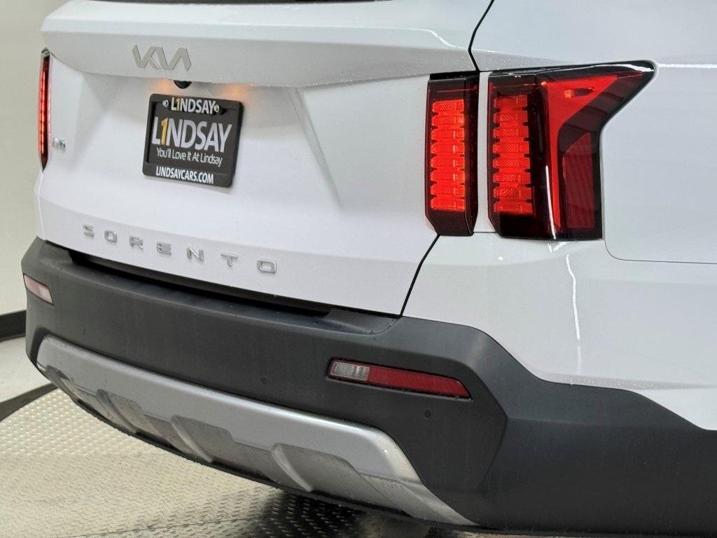 used 2022 Kia Sorento car, priced at $28,900