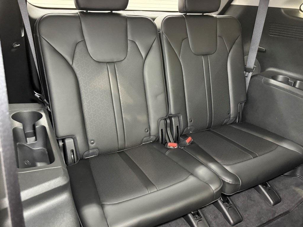 used 2022 Kia Sorento car, priced at $28,900