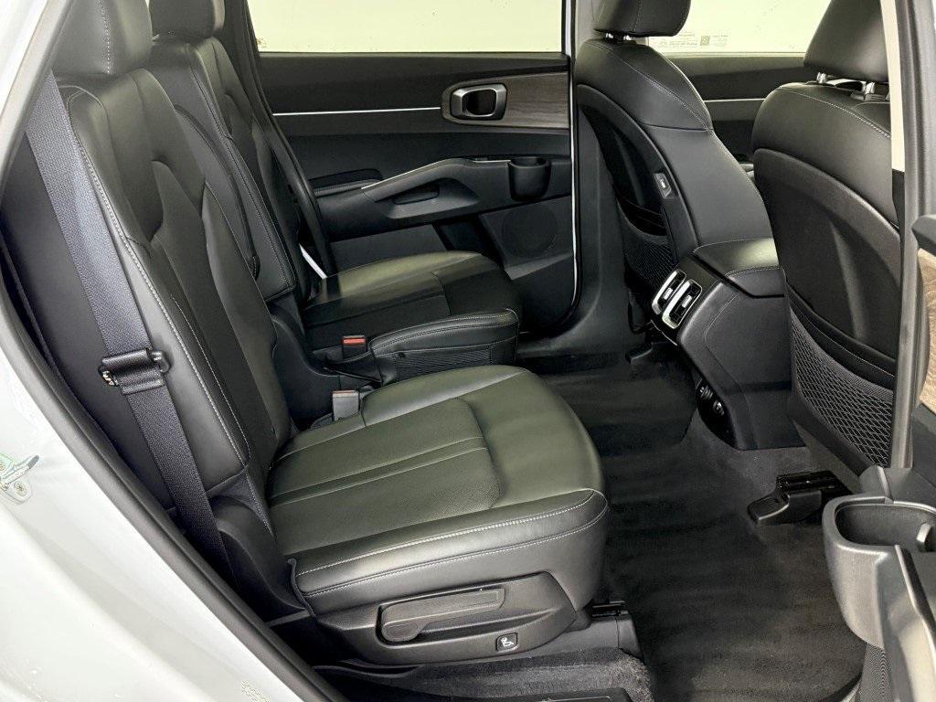 used 2022 Kia Sorento car, priced at $28,900