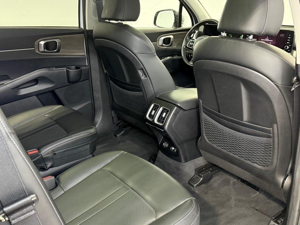 used 2022 Kia Sorento car, priced at $28,900