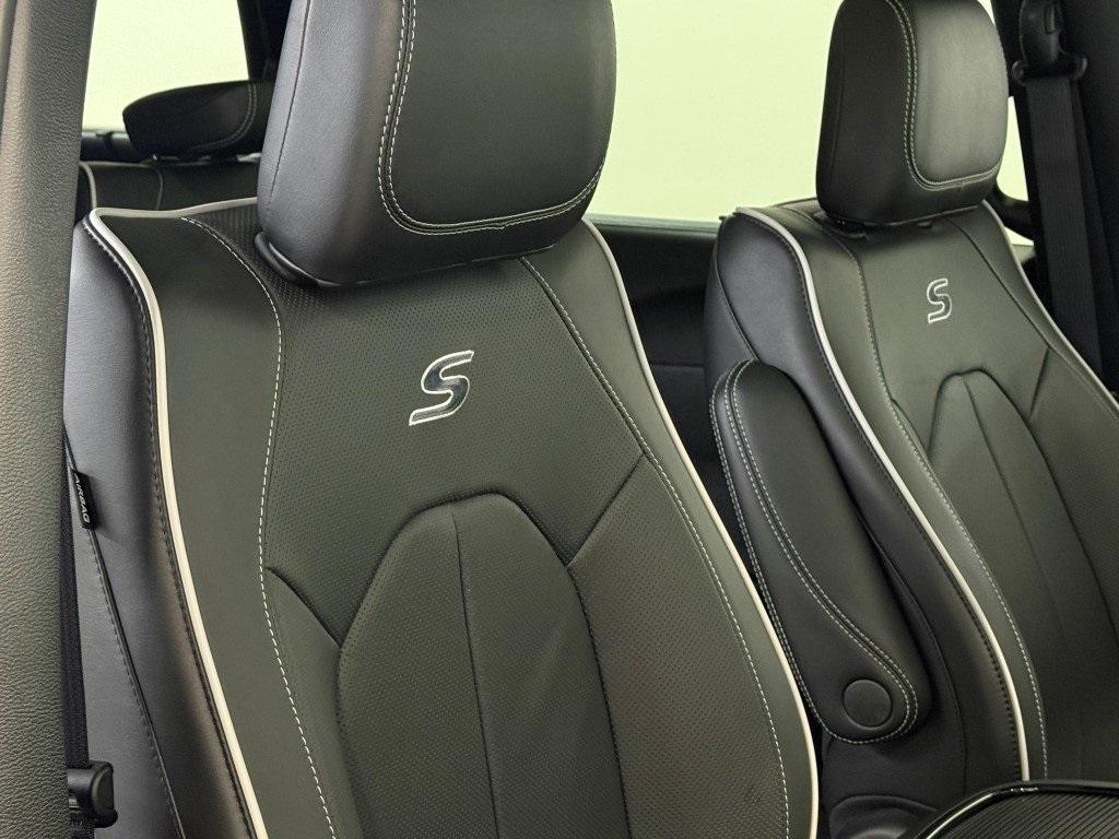new 2025 Chrysler Pacifica car, priced at $52,507