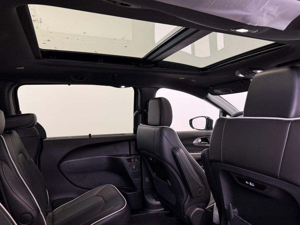 new 2025 Chrysler Pacifica car, priced at $52,507