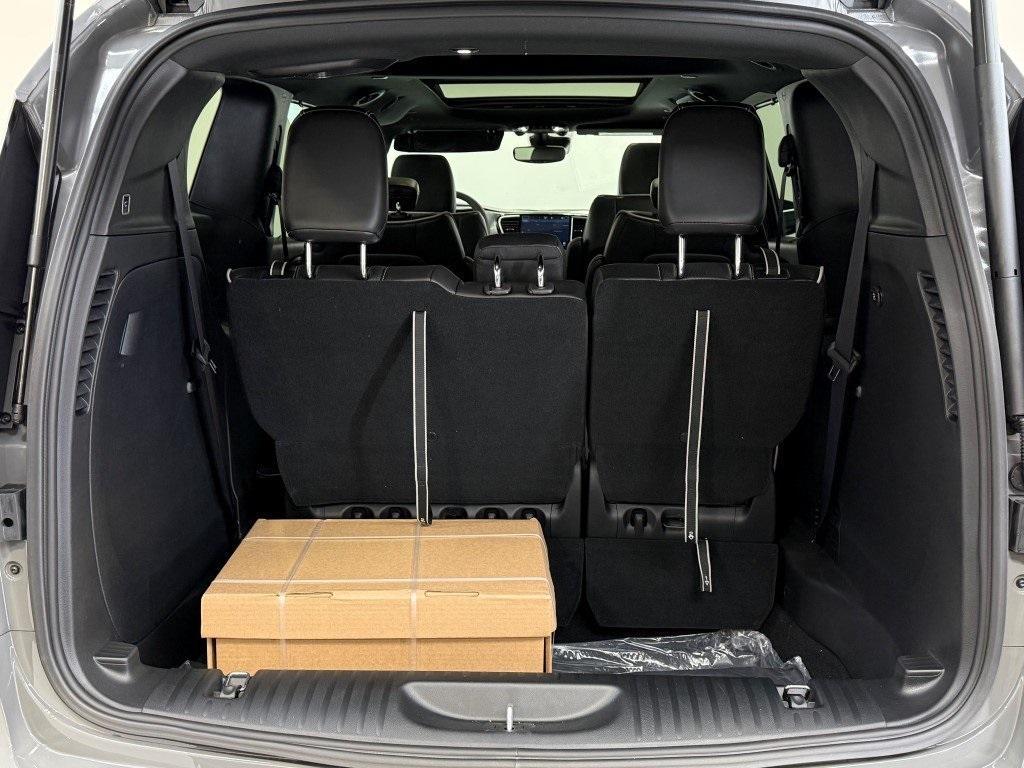new 2025 Chrysler Pacifica car, priced at $51,007