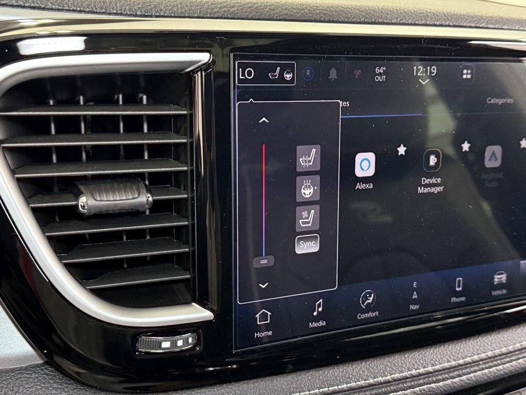 new 2025 Chrysler Pacifica car, priced at $52,507