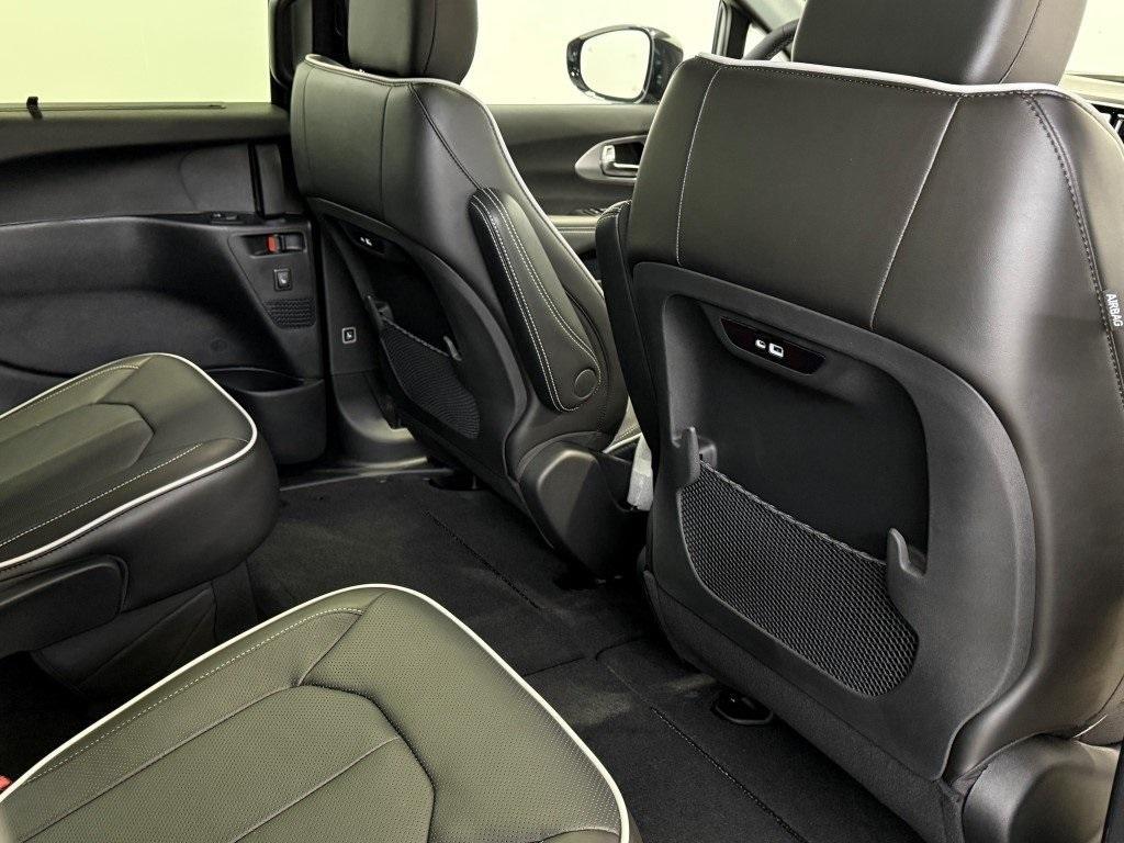new 2025 Chrysler Pacifica car, priced at $52,507