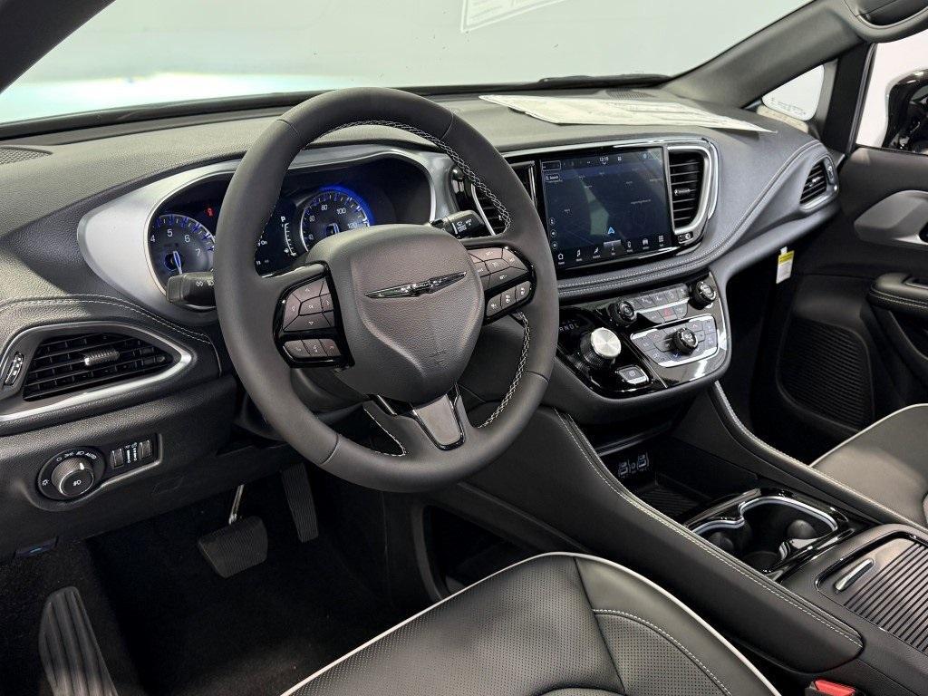new 2025 Chrysler Pacifica car, priced at $51,007