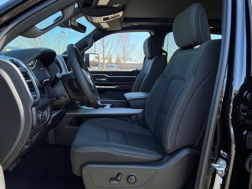 new 2025 Ram 1500 car, priced at $52,162