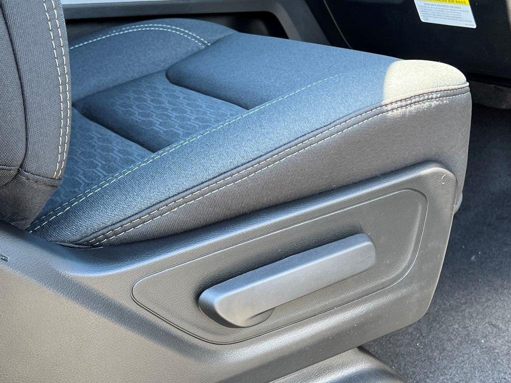 new 2025 Ram 1500 car, priced at $52,162