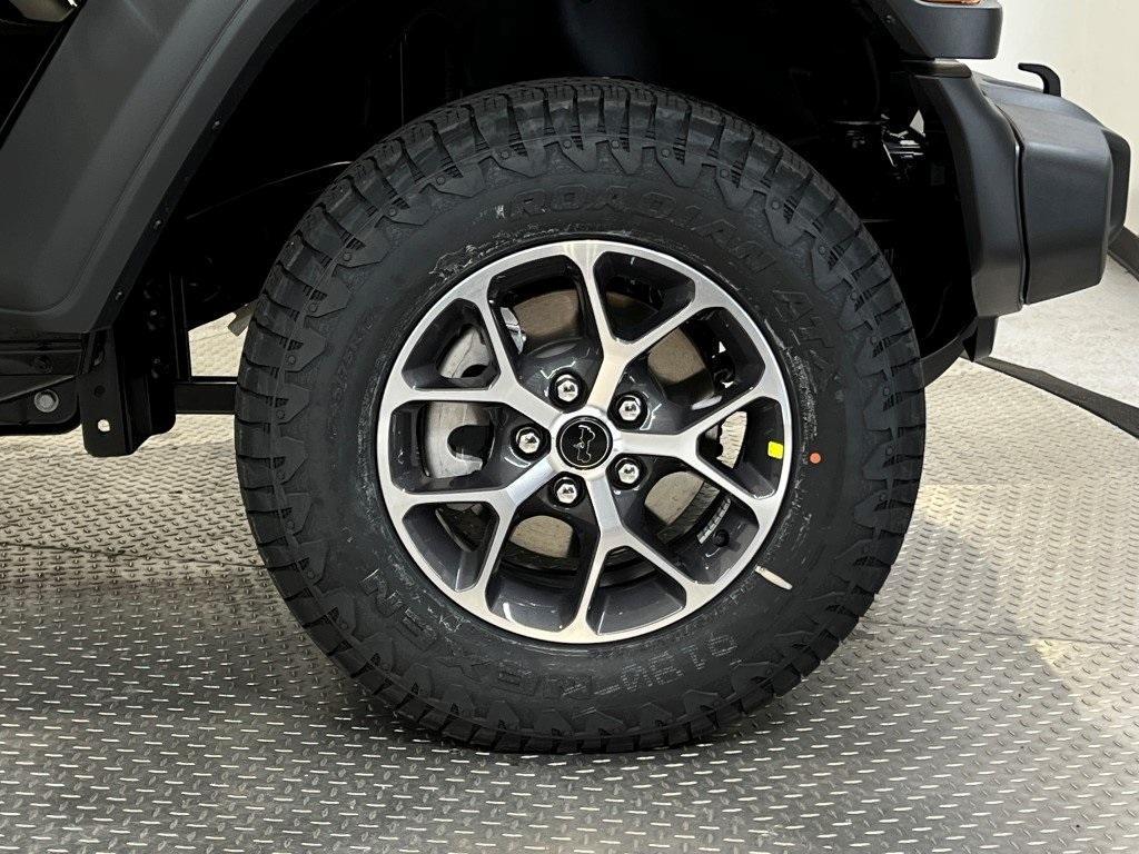 new 2025 Jeep Wrangler car, priced at $46,612