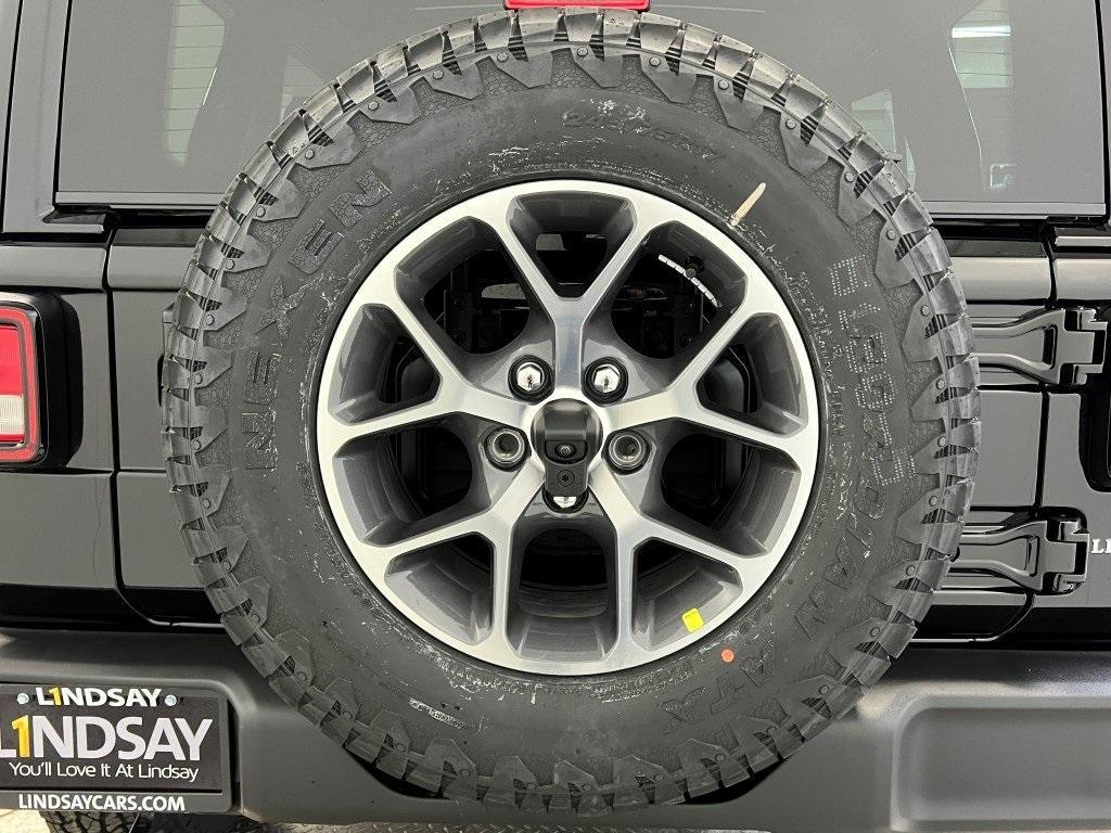 new 2025 Jeep Wrangler car, priced at $46,612