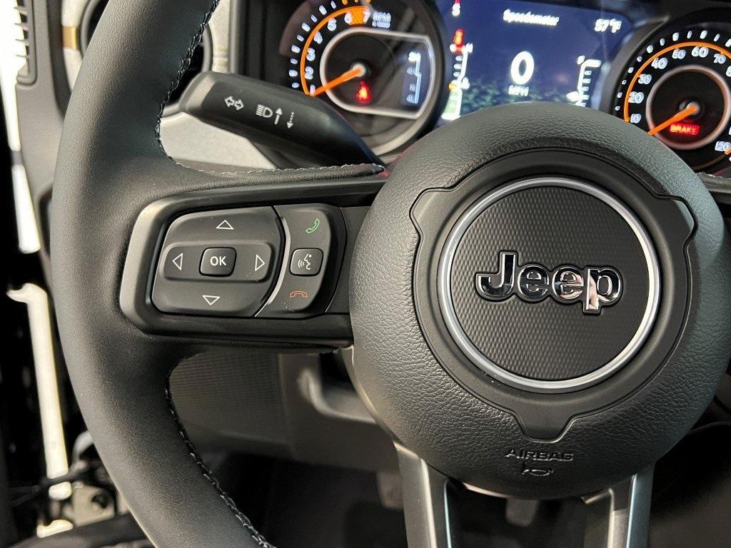 new 2025 Jeep Wrangler car, priced at $46,612