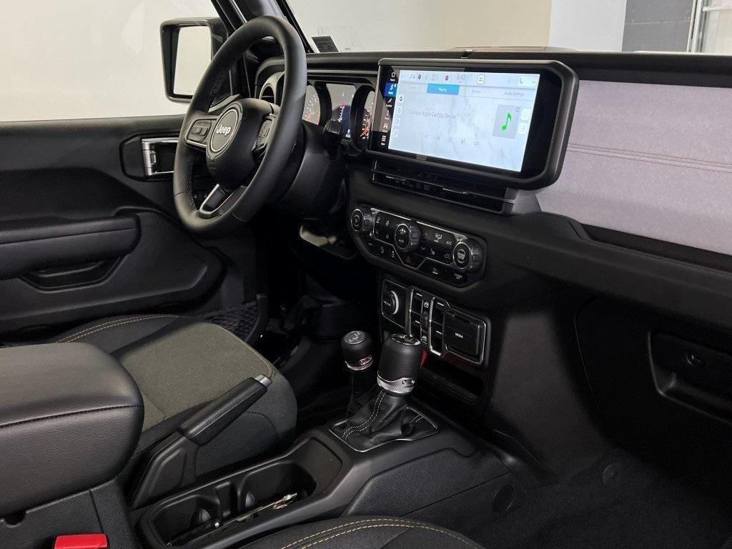 new 2025 Jeep Wrangler car, priced at $46,612