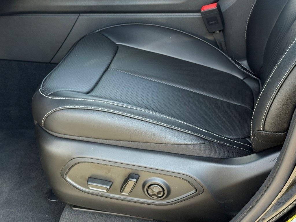 new 2025 Jeep Grand Cherokee L car, priced at $50,178