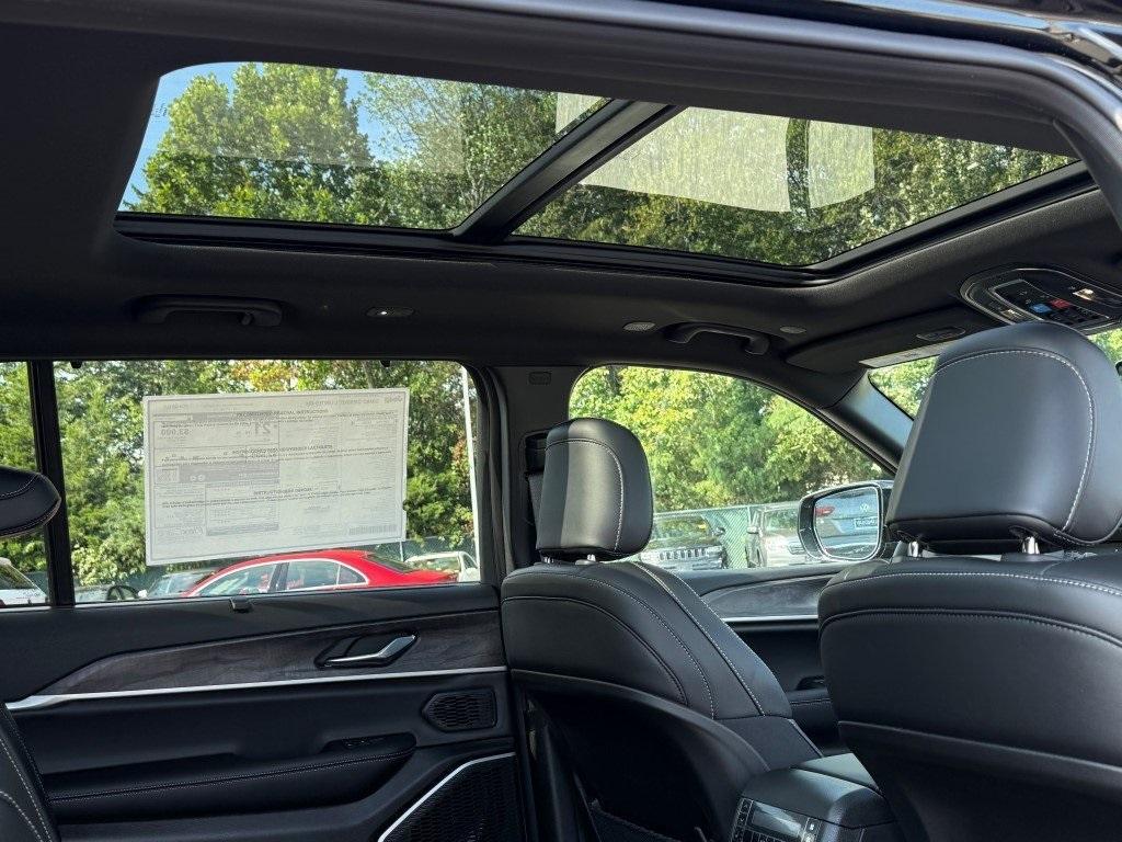 new 2025 Jeep Grand Cherokee L car, priced at $50,178