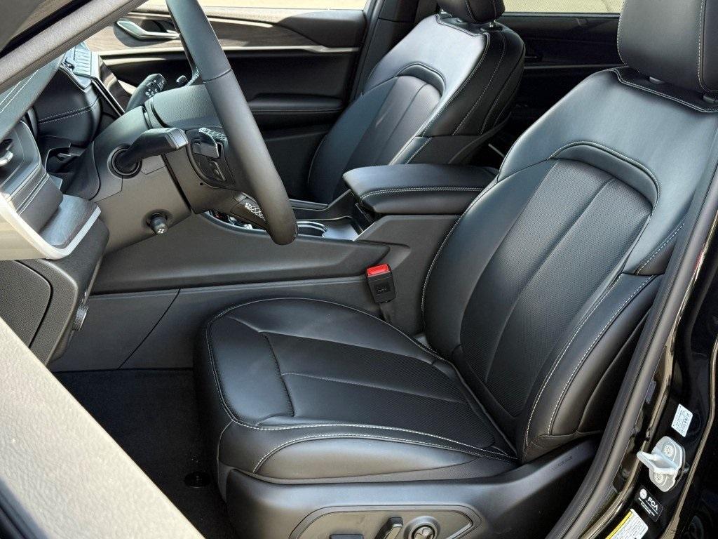 new 2025 Jeep Grand Cherokee L car, priced at $50,178