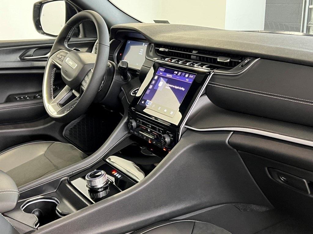 new 2025 Jeep Grand Cherokee L car, priced at $40,824