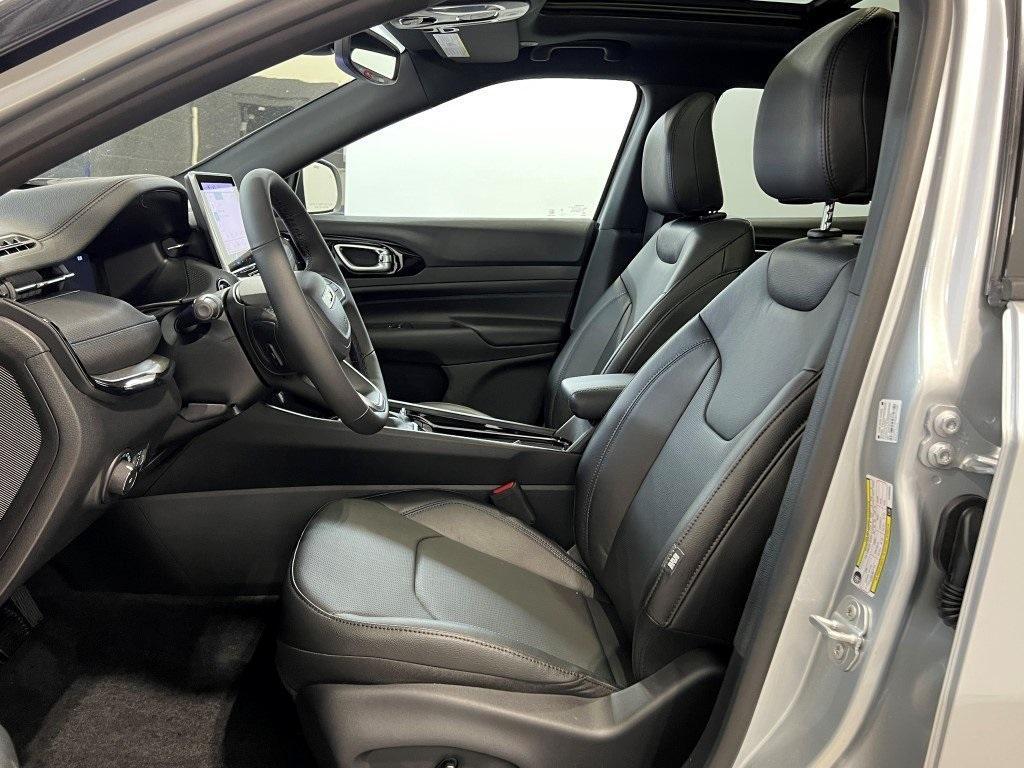new 2025 Jeep Compass car, priced at $37,928