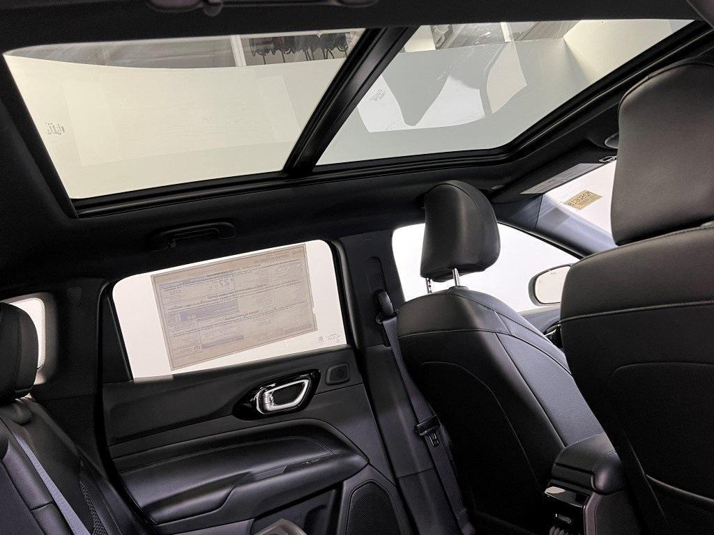 new 2025 Jeep Compass car, priced at $33,323