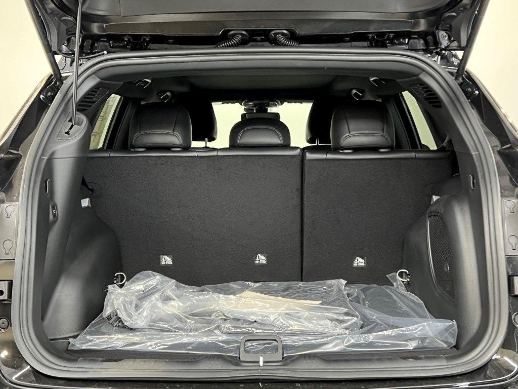 new 2025 Jeep Compass car, priced at $33,323