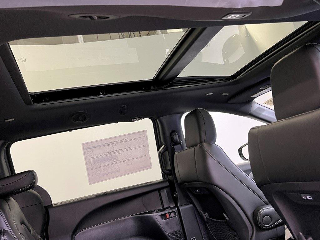 new 2025 Chrysler Pacifica car, priced at $38,327