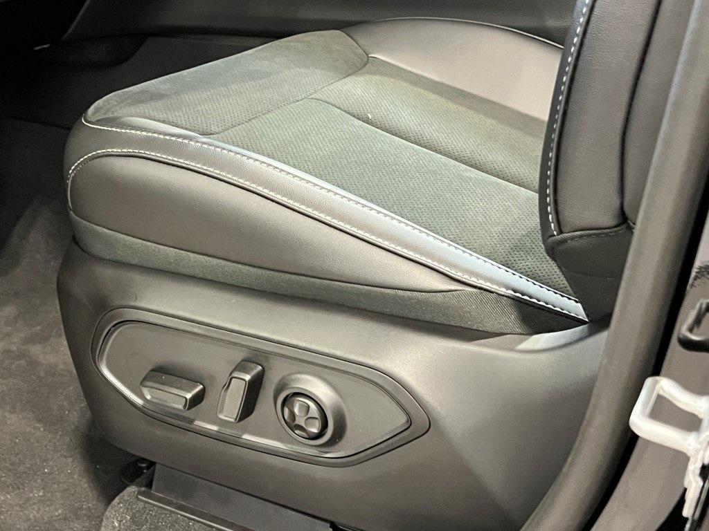 new 2025 Jeep Grand Cherokee L car, priced at $40,824