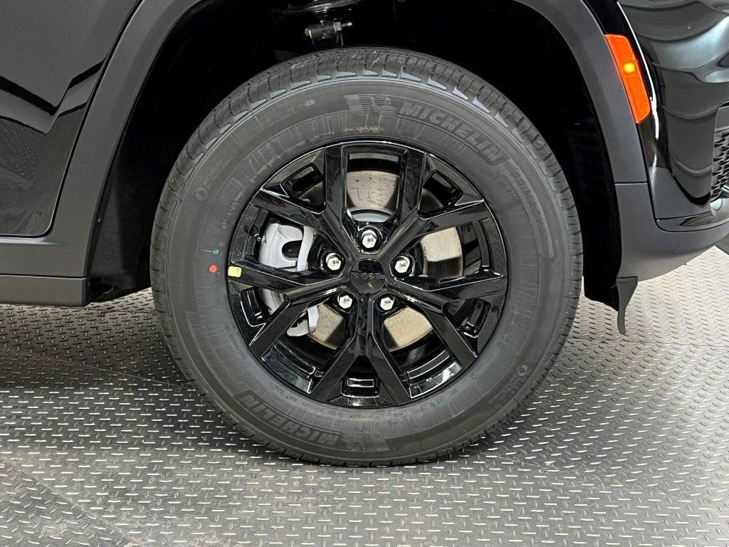 new 2025 Jeep Grand Cherokee L car, priced at $40,824