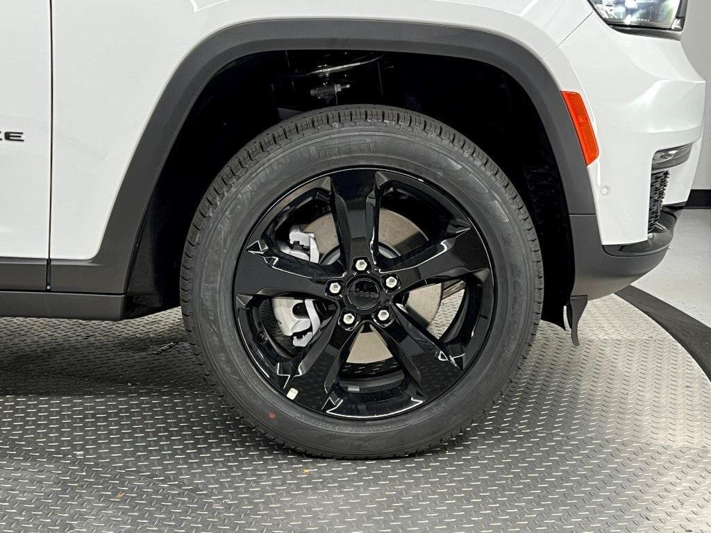 new 2025 Jeep Grand Cherokee L car, priced at $50,142