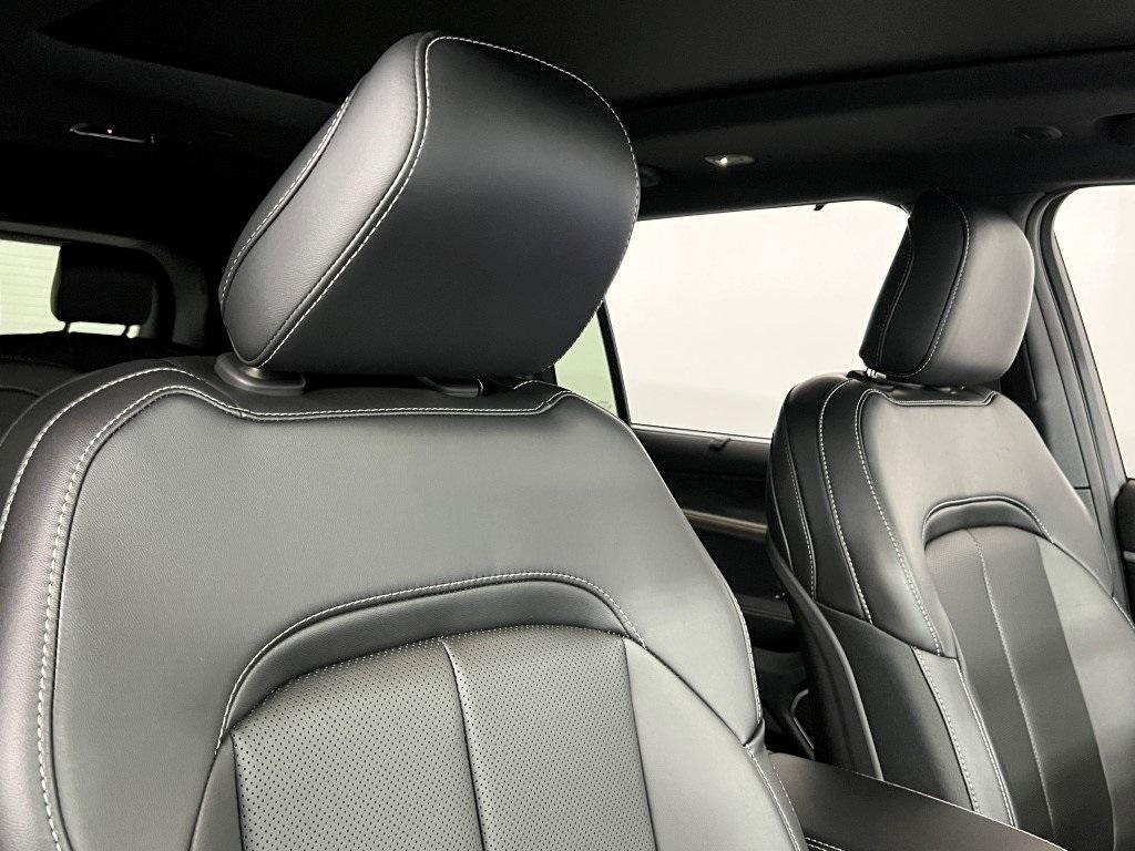 new 2025 Jeep Grand Cherokee L car, priced at $50,142