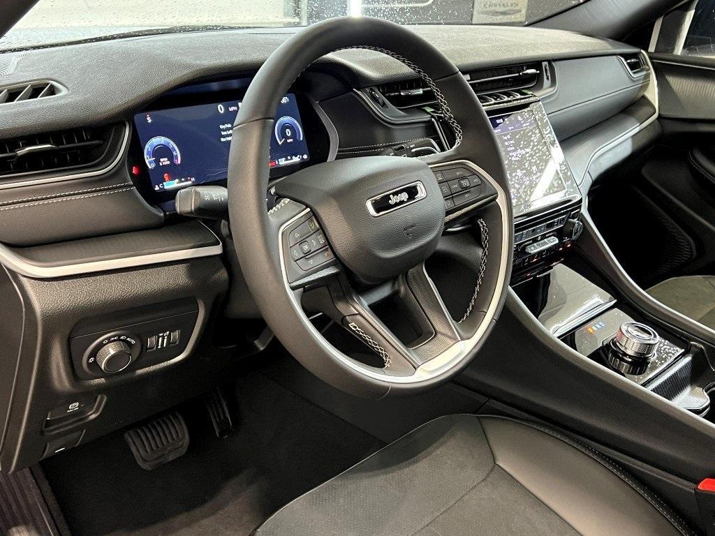 new 2025 Jeep Grand Cherokee car, priced at $40,898