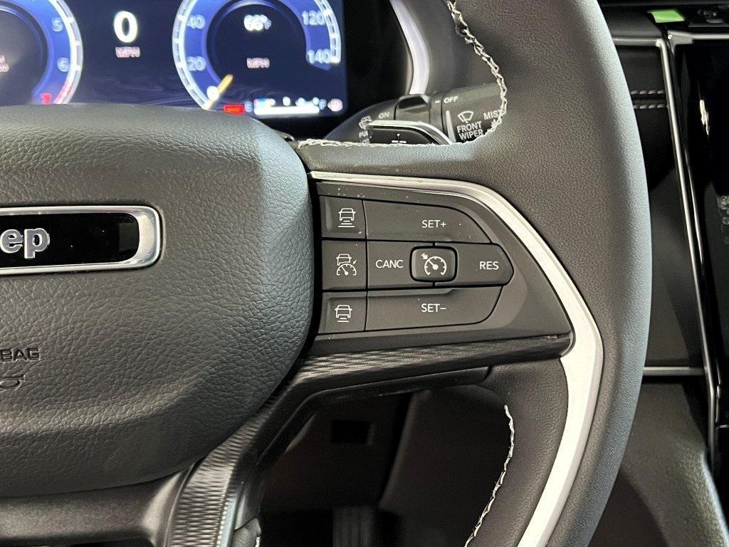 new 2025 Jeep Grand Cherokee car, priced at $40,898