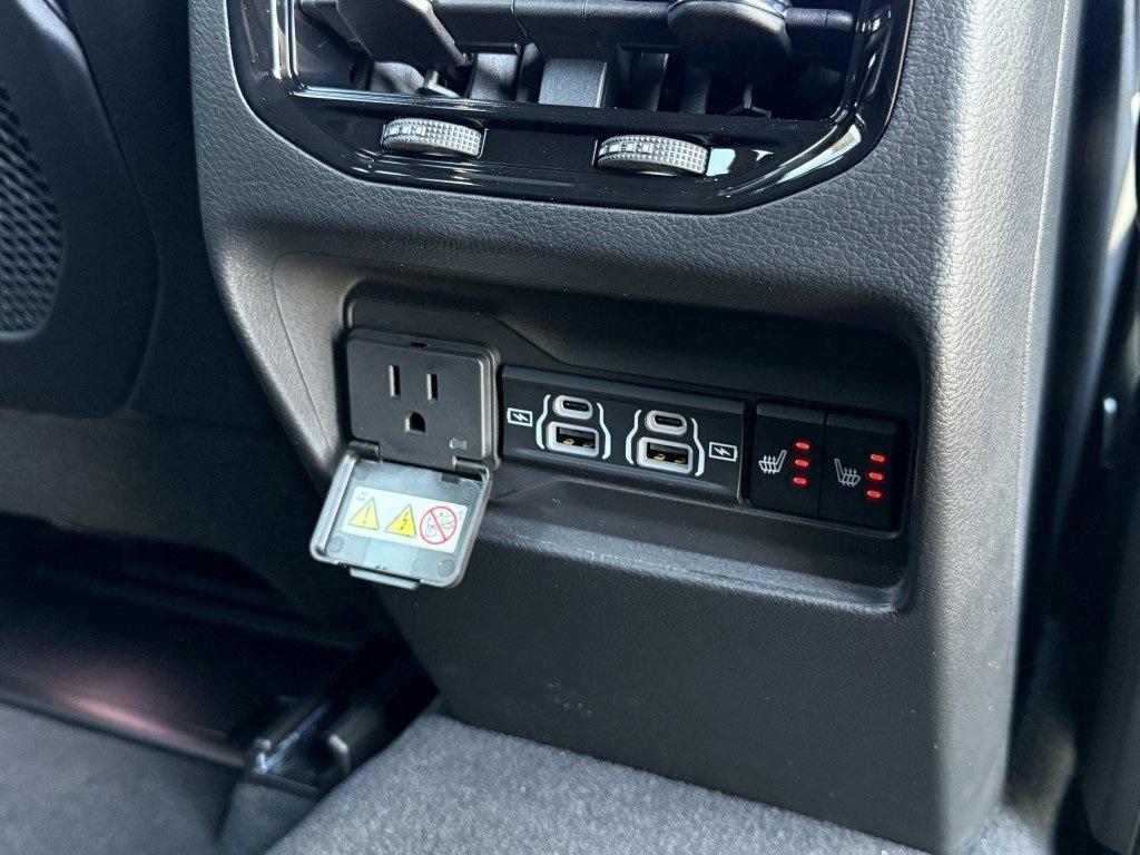 new 2025 Jeep Grand Cherokee car, priced at $56,725