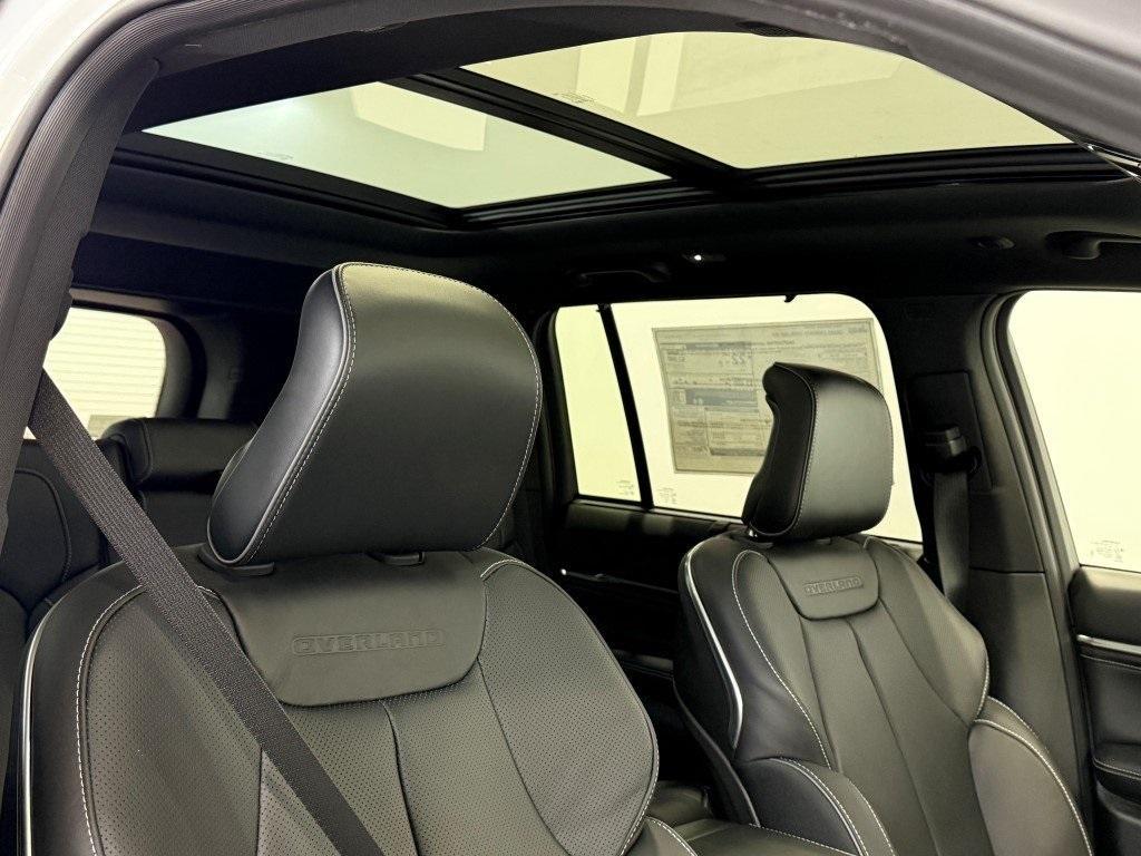 new 2025 Jeep Grand Cherokee car, priced at $56,725