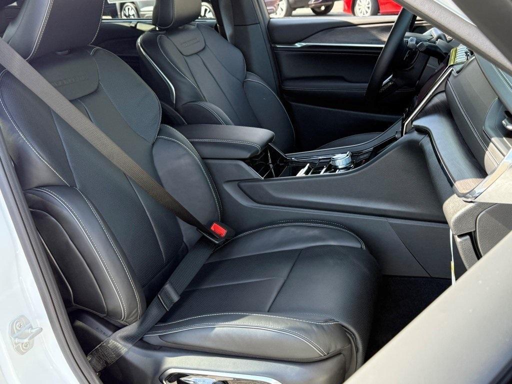 new 2025 Jeep Grand Cherokee car, priced at $56,725