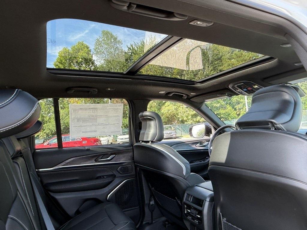 new 2025 Jeep Grand Cherokee car, priced at $56,725