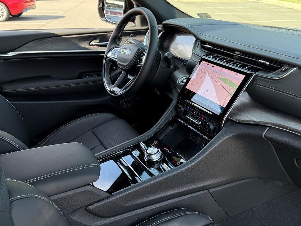 new 2025 Jeep Grand Cherokee car, priced at $56,725