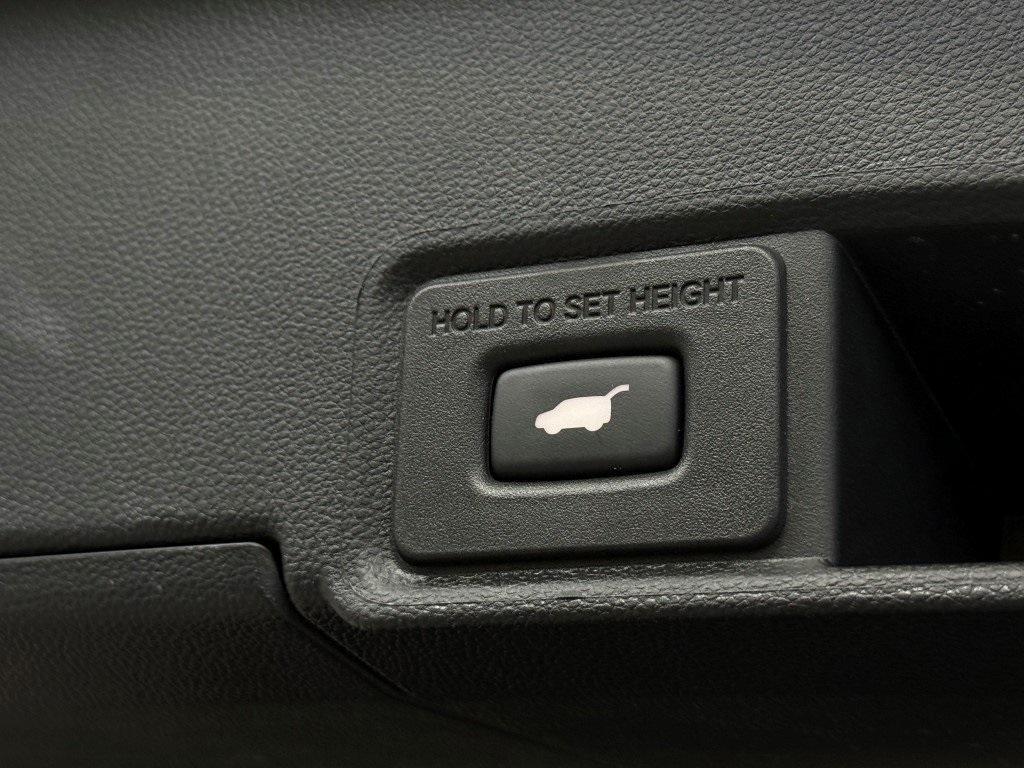 used 2023 Acura RDX car, priced at $39,700
