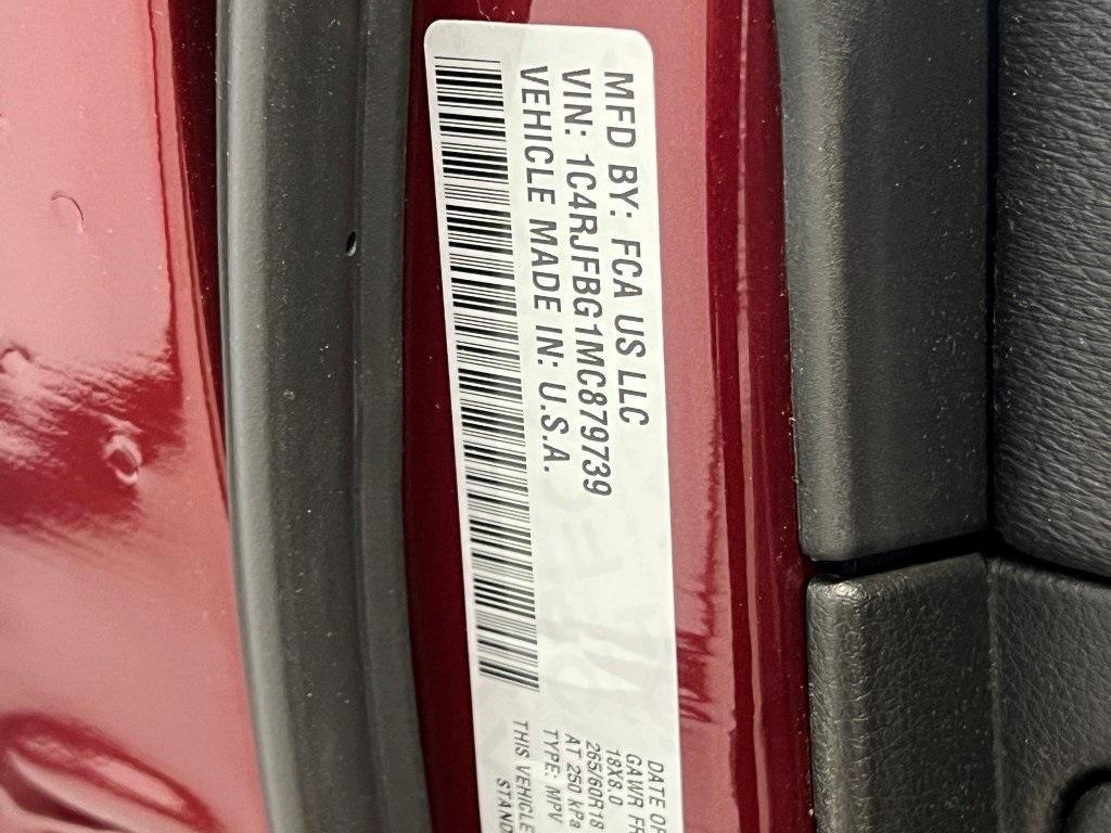 used 2021 Jeep Grand Cherokee car, priced at $27,900