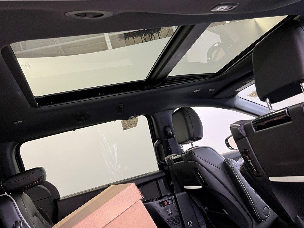 new 2025 Chrysler Pacifica car, priced at $50,918