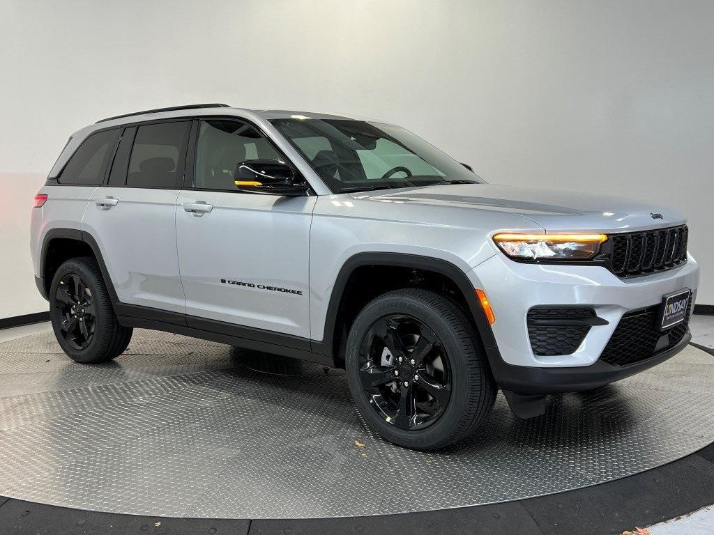 new 2025 Jeep Grand Cherokee car, priced at $42,252