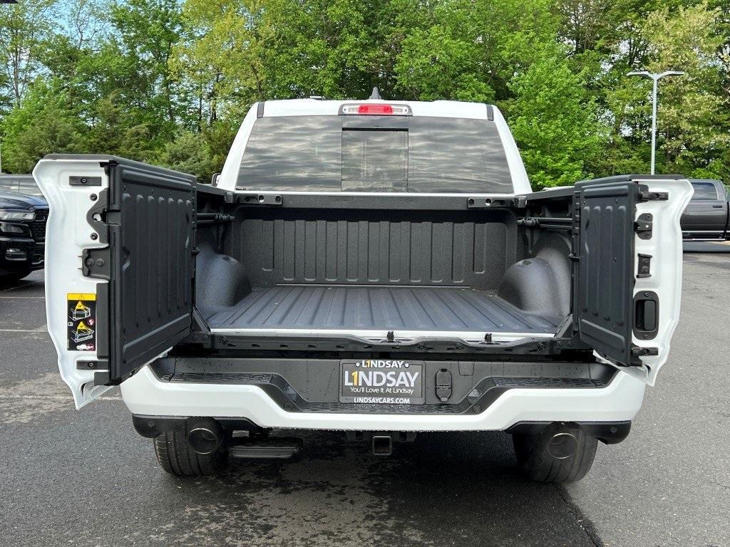 new 2025 Ram 1500 car, priced at $52,437
