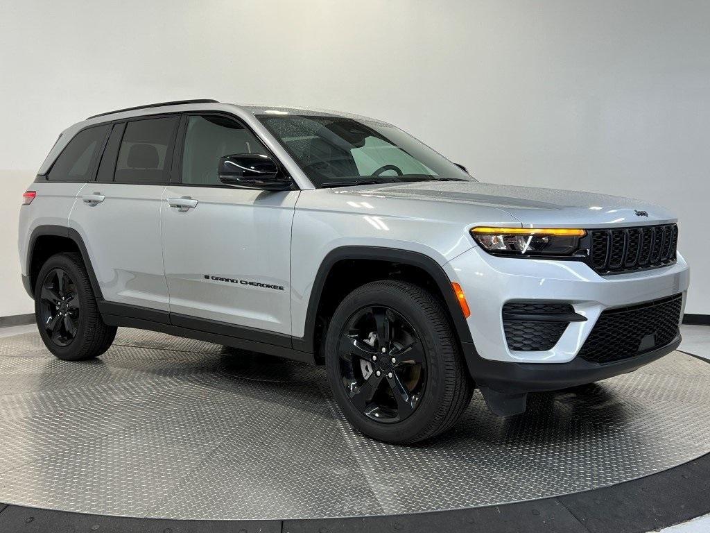 new 2024 Jeep Grand Cherokee car, priced at $43,703