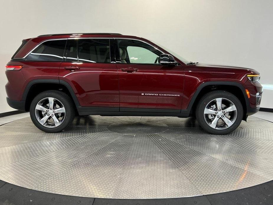 new 2025 Jeep Grand Cherokee car, priced at $49,637