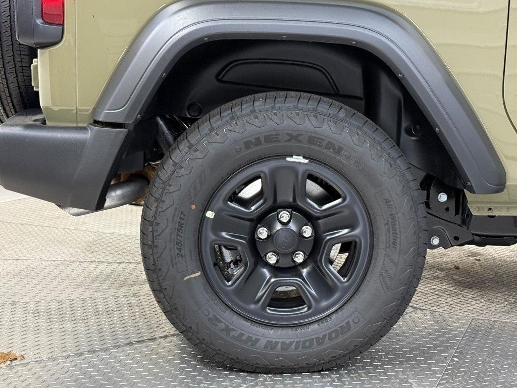 new 2025 Jeep Wrangler car, priced at $32,071