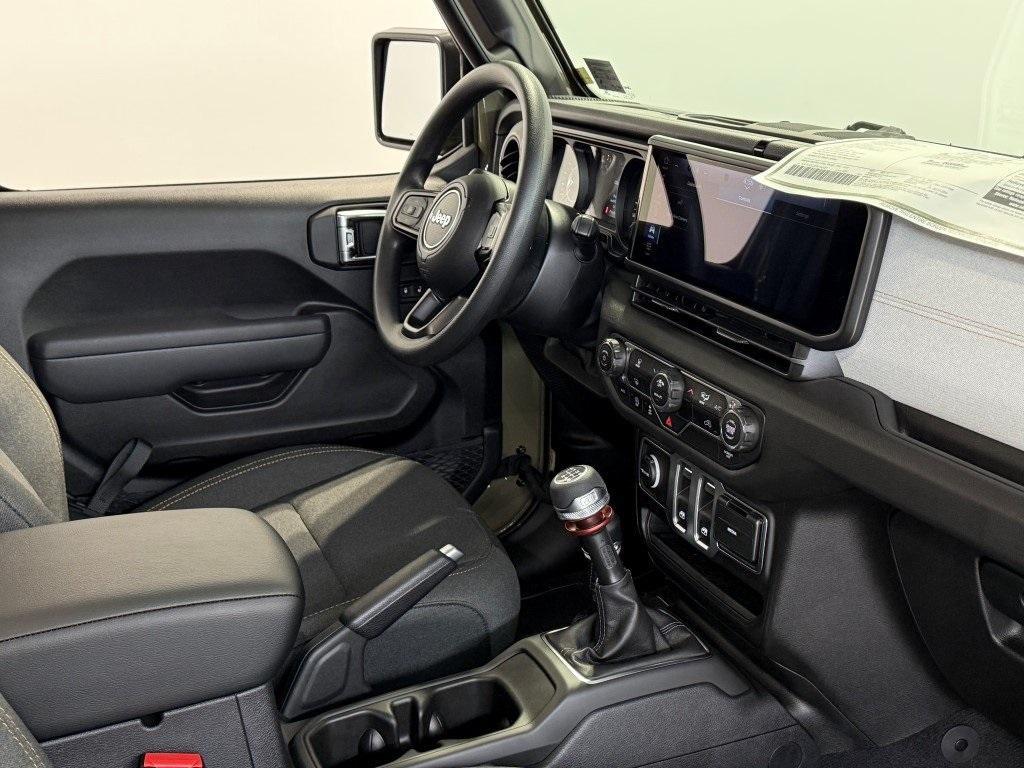 new 2025 Jeep Wrangler car, priced at $32,071