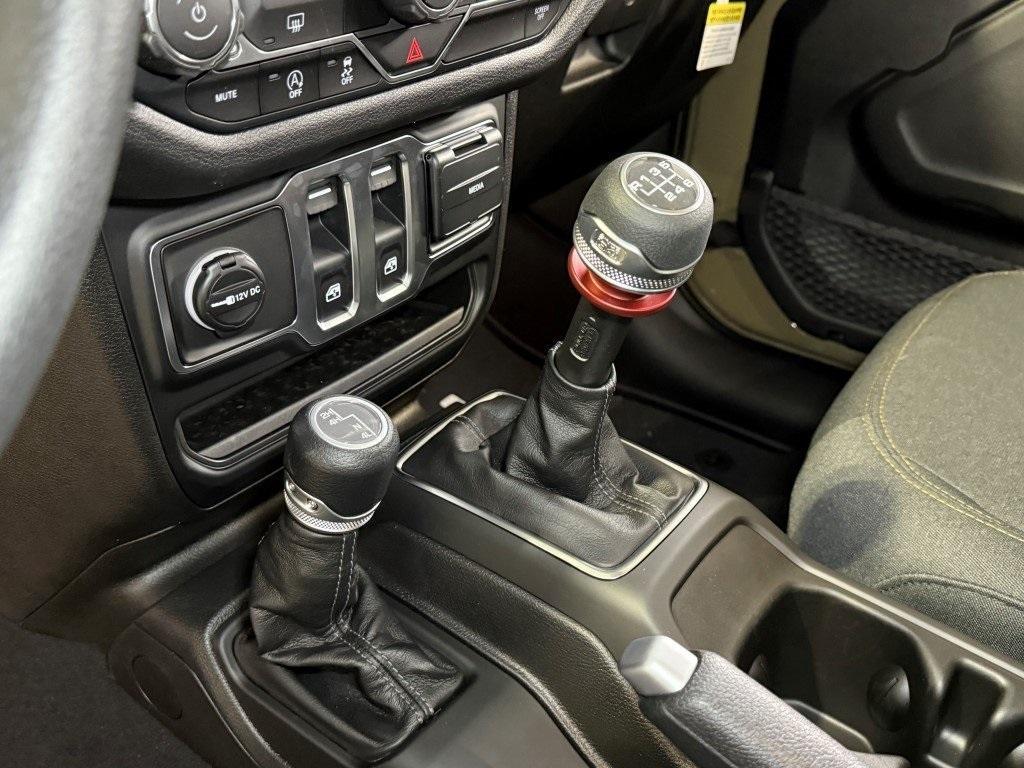 new 2025 Jeep Wrangler car, priced at $32,071