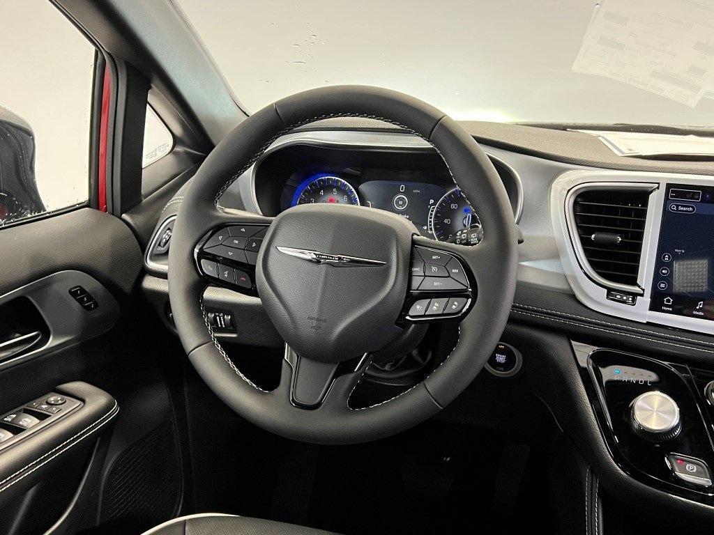 new 2026 Chrysler Pacifica car, priced at $46,878