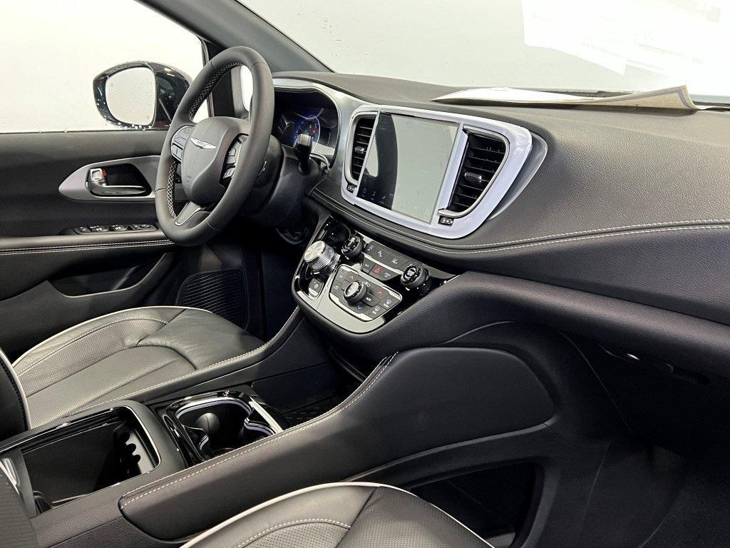 new 2026 Chrysler Pacifica car, priced at $46,878