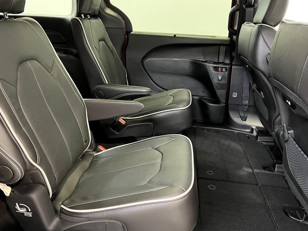 new 2026 Chrysler Pacifica car, priced at $46,878